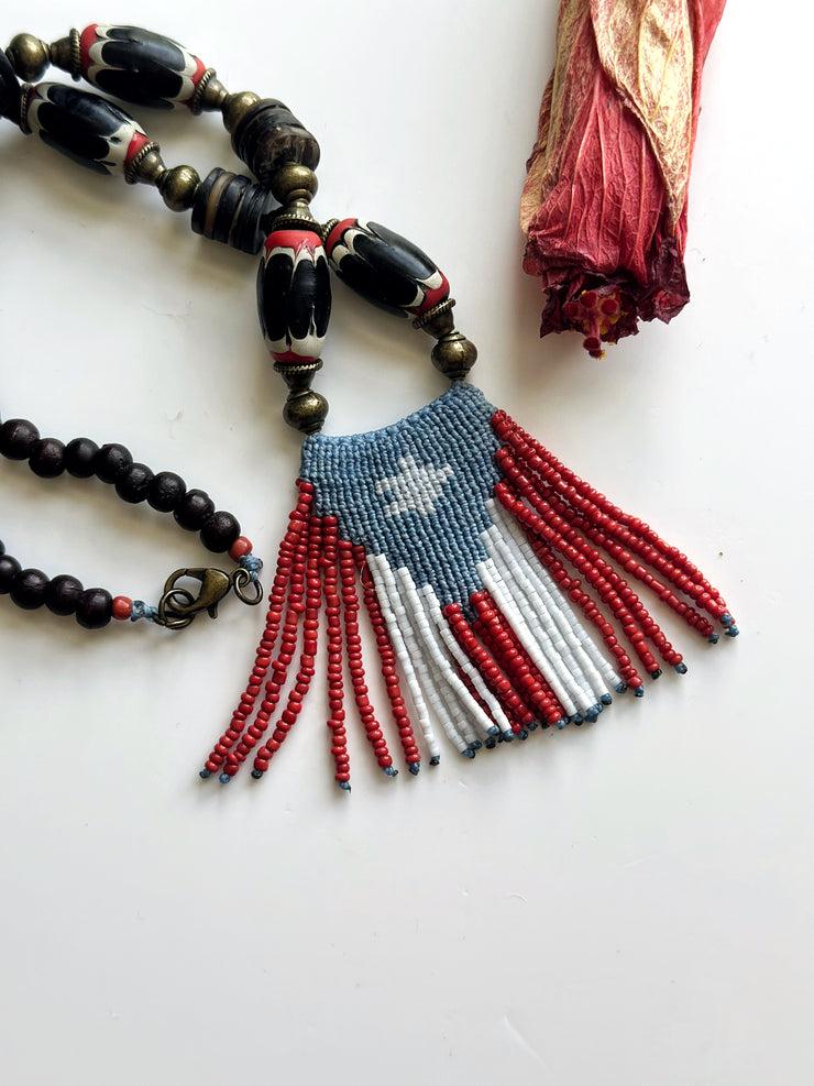 Bandera Artesanal Collar Taino