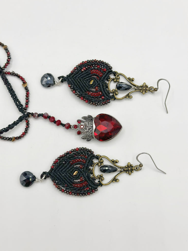 Queen of Hearts Macrame Set