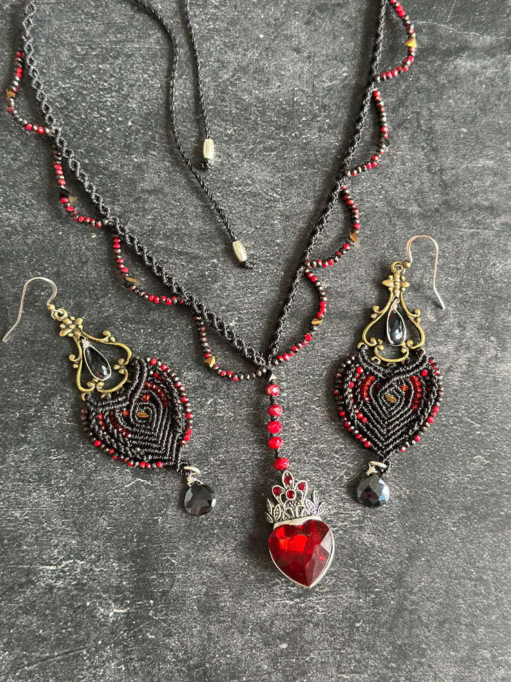 Queen of Hearts Macrame Set