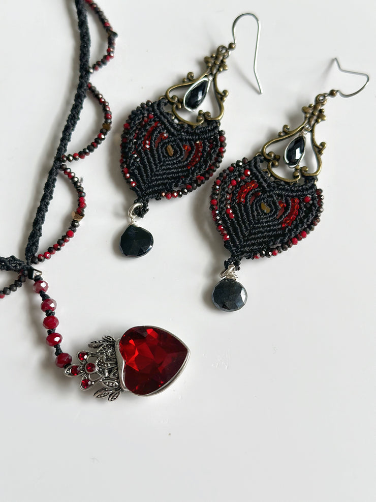 Queen of Hearts Macrame Set