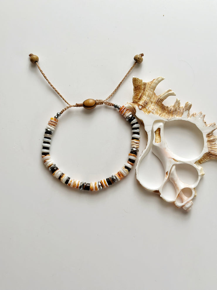 Spiny Oyster Shell and Black Pen Shell with 18k White Gold Plated Hematite Bracelet