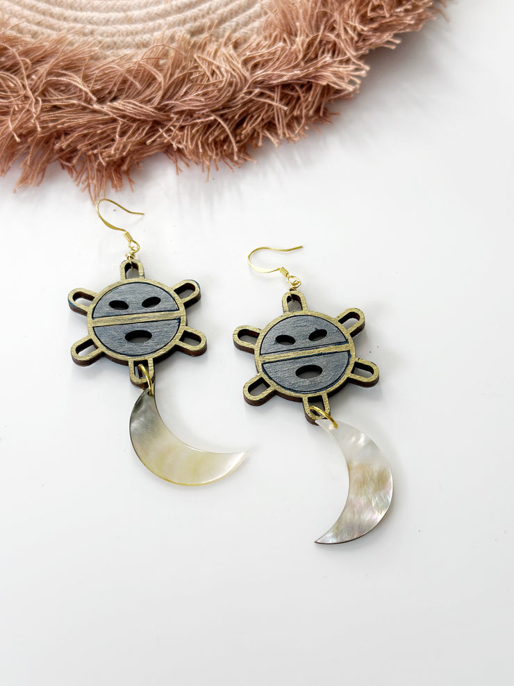 Sol Taino Brown Lip Shell Luna Earrings