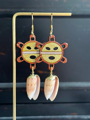 Sol Taino y Caracol Earrings