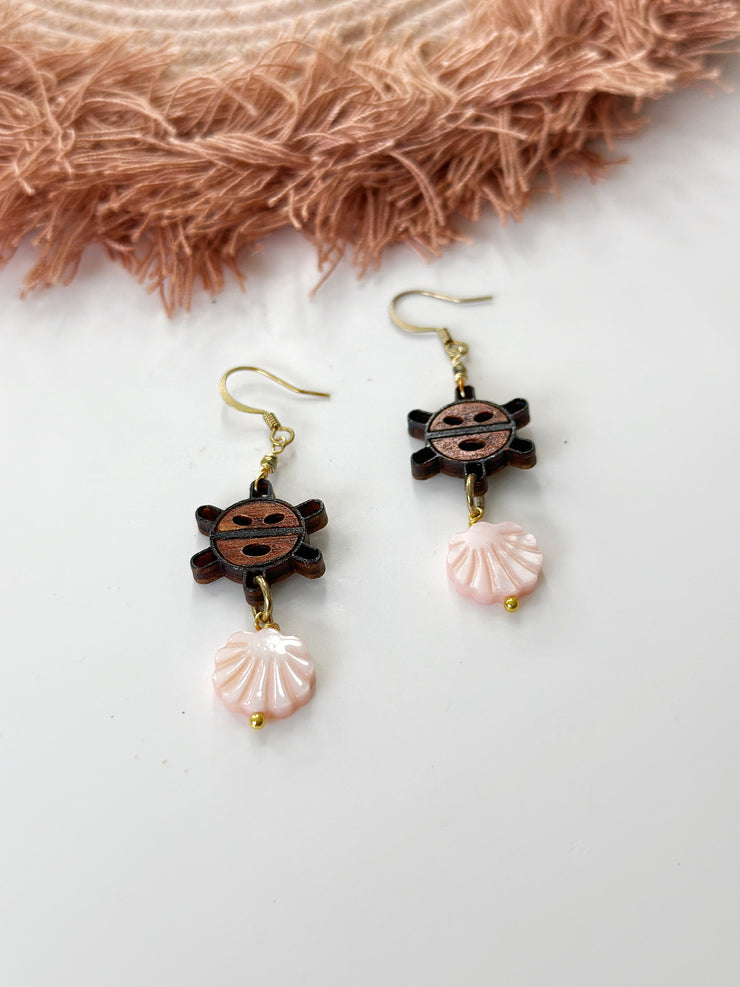 Sol Taino Mother of Pearl Scallop Earrings