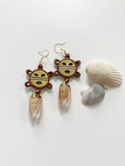 Sol Taino y Caracol Earrings