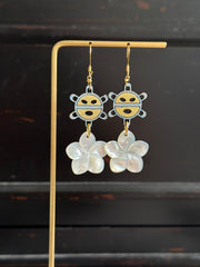 Sol Taíno Flower Mother of Pearl Earrings