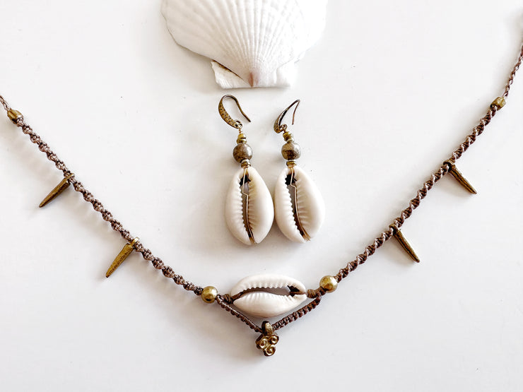 Cowrie and Brass Set