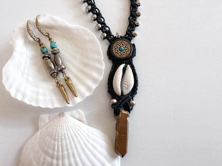 Quartz and Seashell Macrame Set