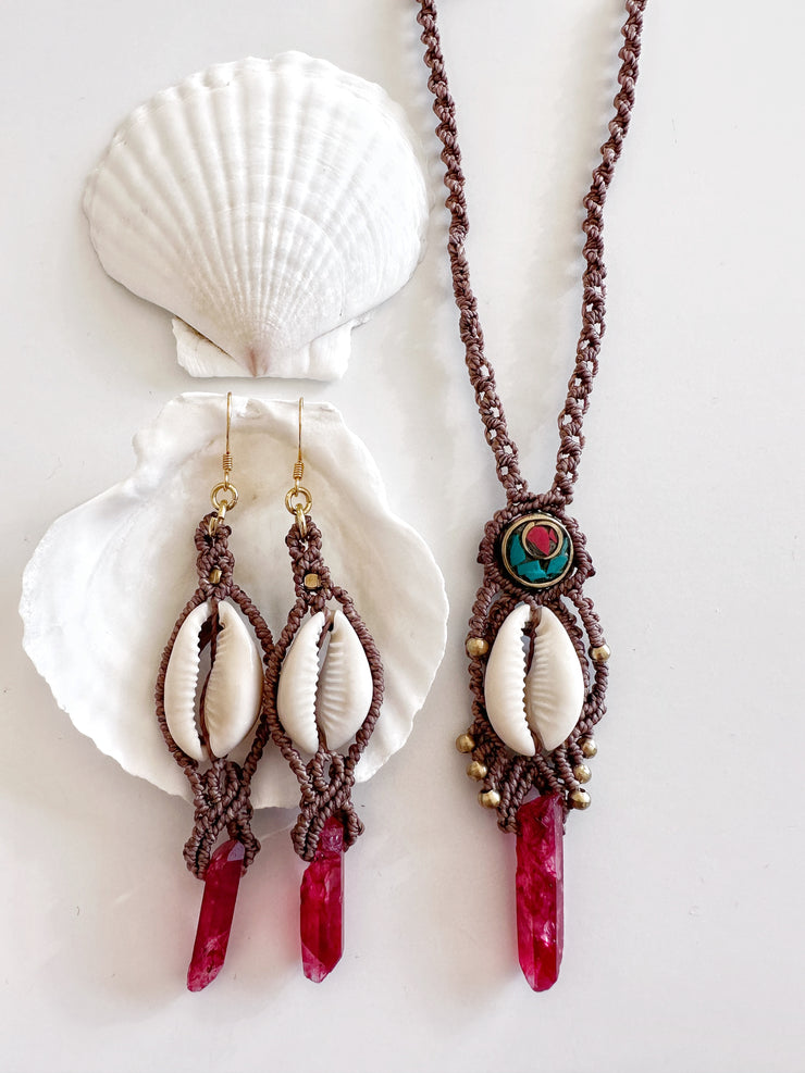 Quartz and Seashell Macrame Set