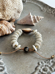 Maga Luna Cowrie Bracelet White