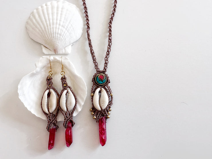 Quartz and Seashell Macrame Set