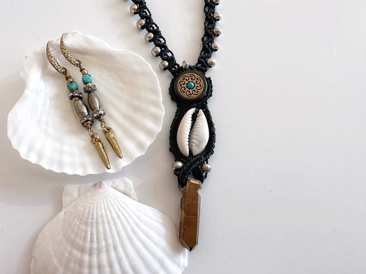 Quartz and Seashell Macrame Set