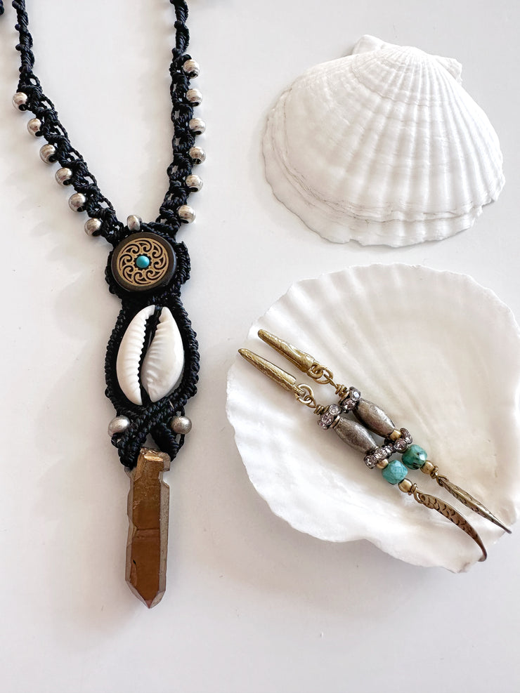 Quartz and Seashell Macrame Set