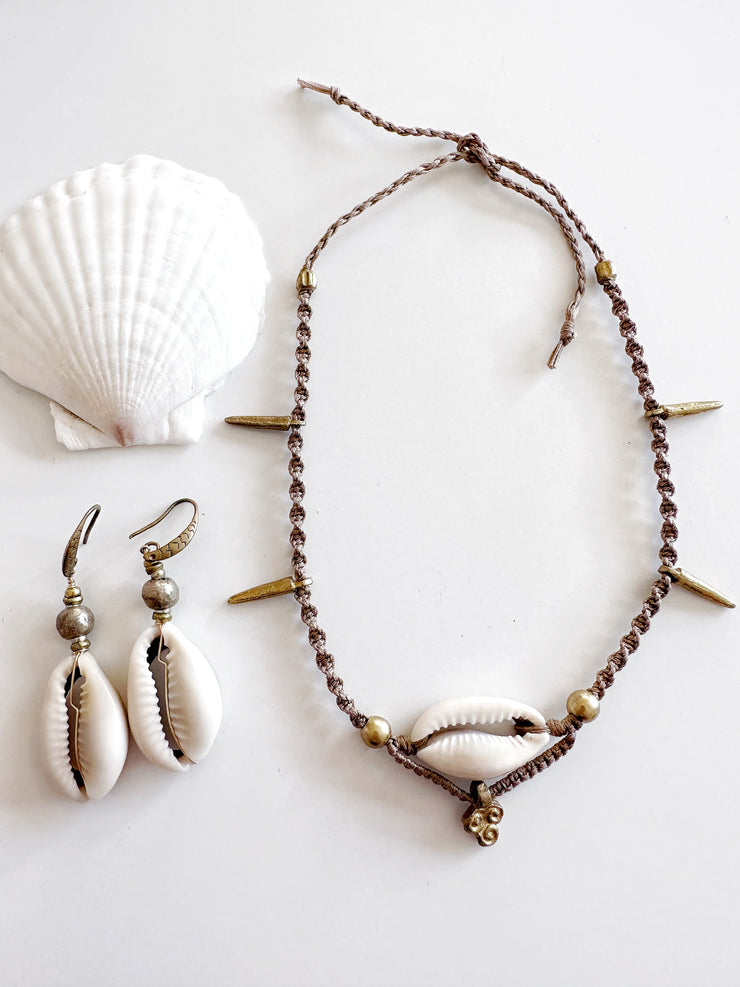 Cowrie and Brass Set